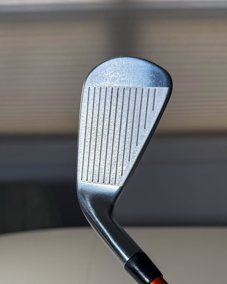 Titleist 718 T-MB 4 Iron (Tour AD 85 “Creamsicle” Shaft)