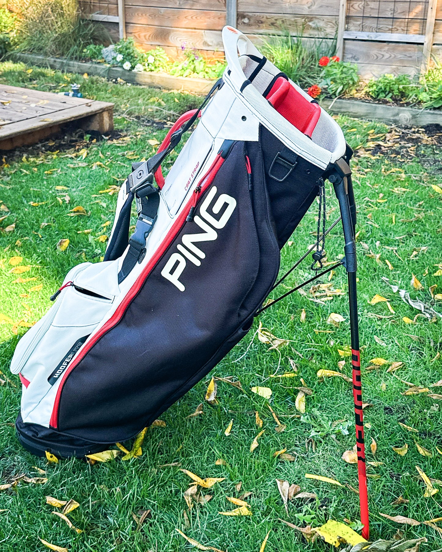 Ping Hoofer Lite Red/White/Black Carry Golf Bag